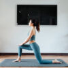 Inspire Vidrio Negro en una sala de yoga