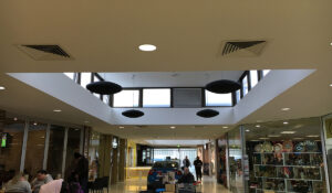 Pulsar negro en un centro comercial