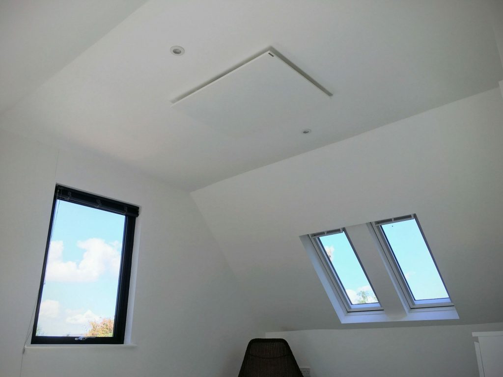 Ceiling mounted Herschel Inspire