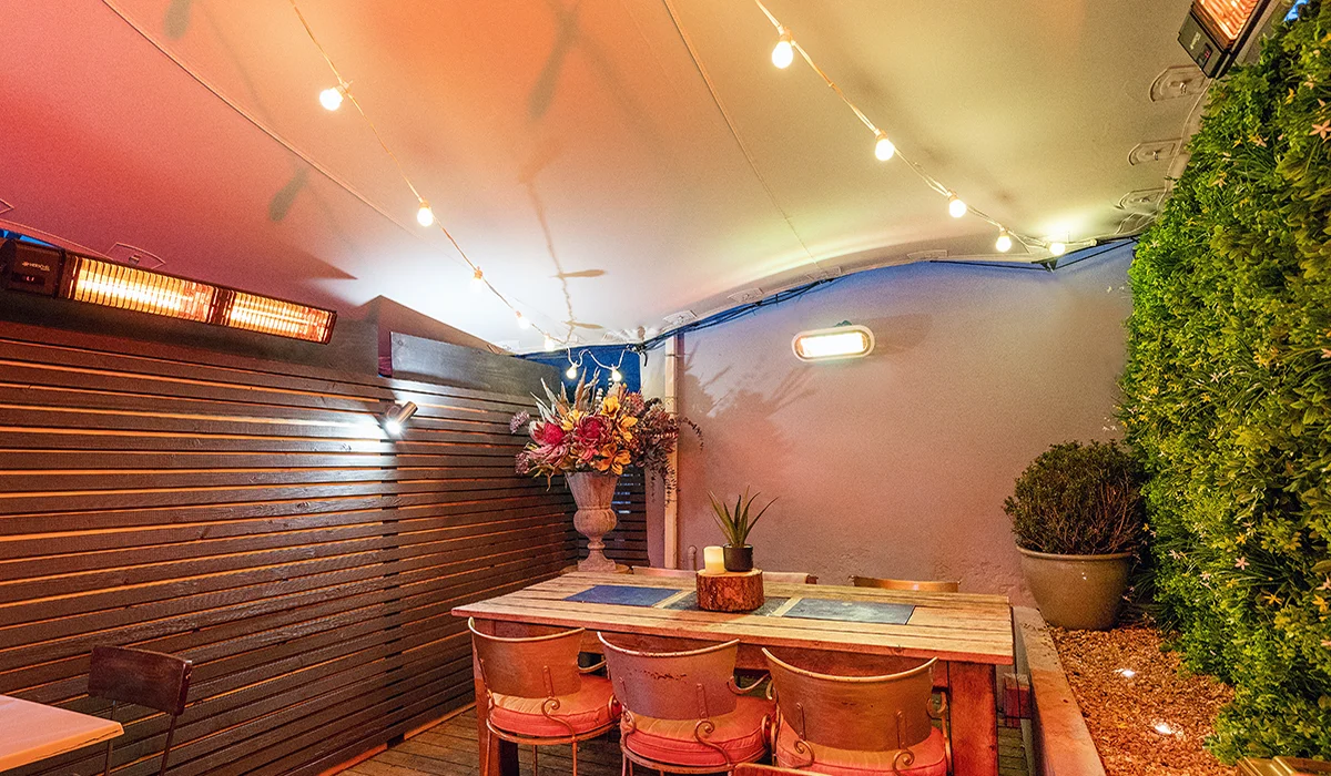 Calentadores de Manhattan en el bar Secret Garden