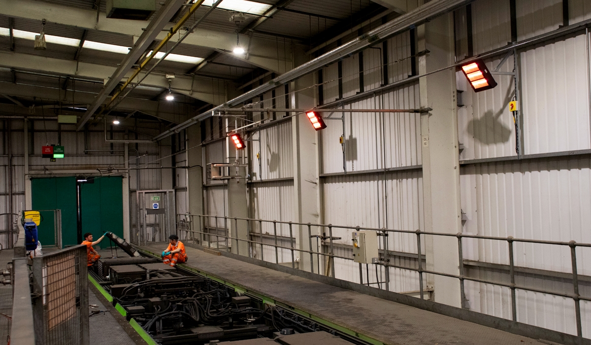 Calentadores Herschel Vulcan climatizando unas cocheras de tranvía.
